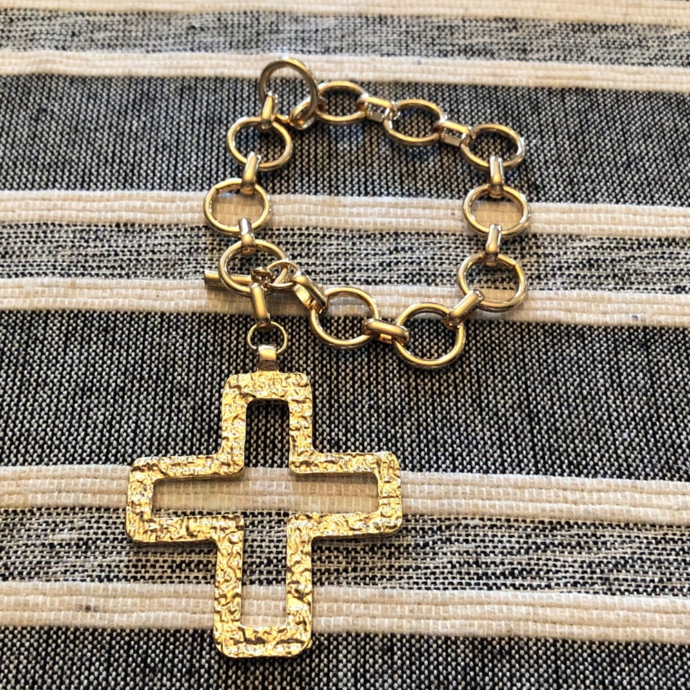NWOT Gold tone toggle Textured Cross Charm Bracelet